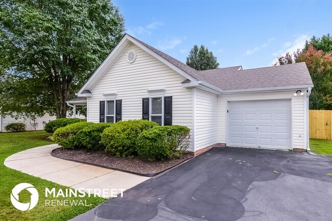 3175 Beeson Acres Rd in Winston-Salem, NC - Foto de edificio - Building Photo