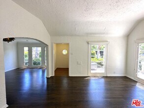 9019 Rosewood Ave in West Hollywood, CA - Building Photo - Building Photo
