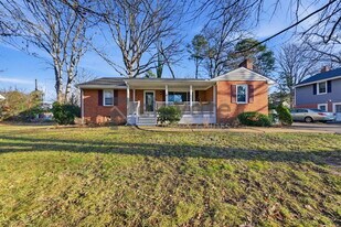 8410 Yolanda Rd in Richmond, VA - Building Photo