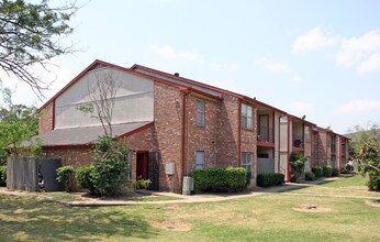 Andalucia in Humble, TX - Building Photo - Building Photo