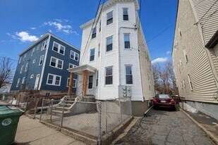 8 Berkeley St, Unit 1 in Watertown, MA - Building Photo