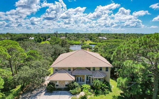 property at 1648 Bayshore Dr