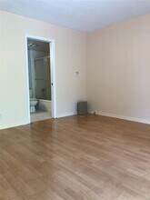 2404 Antigua Cir in Coconut Creek, FL - Foto de edificio - Building Photo