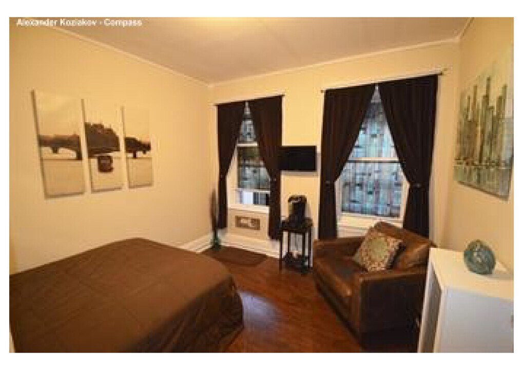 19 Royal St, Unit 1 in Boston, MA - Foto de edificio