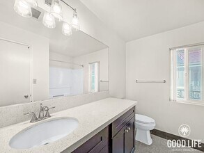 7425 Charmant Dr in San Diego, CA - Building Photo - Building Photo