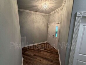 88 E Cydnee St in Fayetteville, AR - Foto de edificio - Building Photo