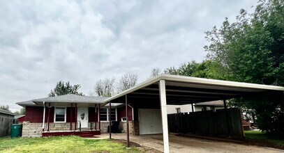 2520 SW 45th St in Oklahoma City, OK - Building Photo - Building Photo