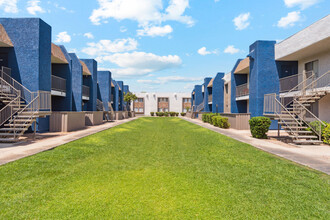 Sorrento Apartments in Mesa, AZ - Building Photo - Building Photo