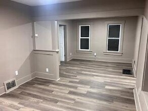 241-243 E 24th St in Des Moines, IA - Building Photo - Building Photo