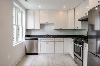 5735 14th St NW in Washington, DC - Foto de edificio - Building Photo