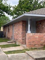 1411 Lackey Ct, Unit 1411 in Irving, TX - Building Photo