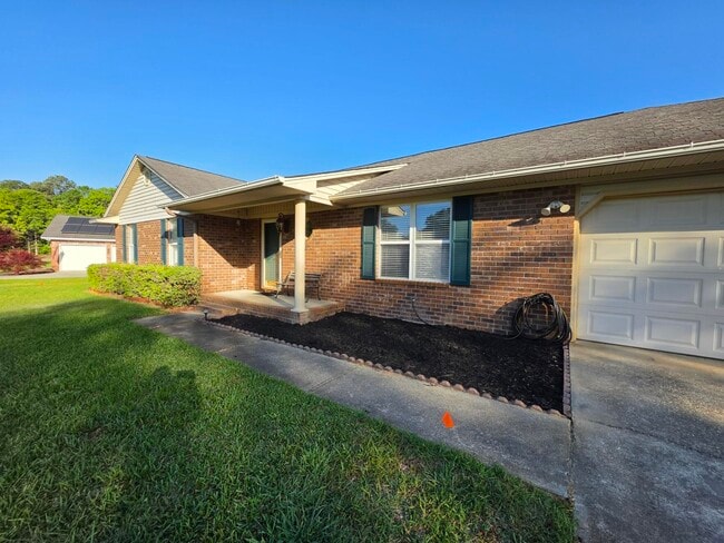 450 Derek Dr in Sumter, SC - Building Photo - Building Photo