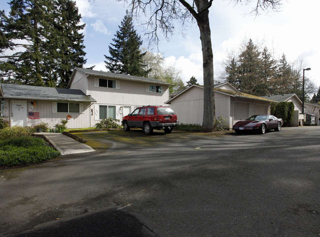 Glacier Lily Apartments in Tigard, OR - Building Photo - Building Photo