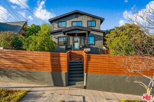 2217 Scott Ave in Los Angeles, CA - Building Photo