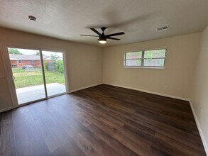 123 Briarwood St in Moore, OK - Building Photo - Building Photo