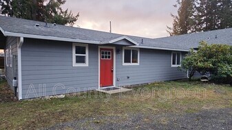 1128 196th St E in Spanaway, WA - Building Photo