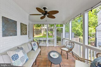 6100 Nebraska Ave NW in Washington, DC - Building Photo - Building Photo