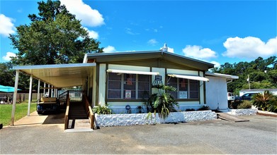 Meadows Mobile Home Park in Tallahassee, FL - Building Photo - Building Photo