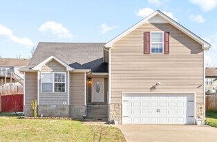 1384 Mutual Dr in Clarksville, TN - Building Photo