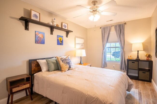 819 Brewster Ln in Wilmington, NC - Building Photo - Building Photo