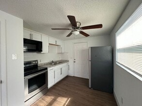 9325 Goldenrod Rd in Thonotosassa, FL - Building Photo - Building Photo