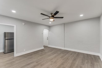 49 E Cliveden St in Philadelphia, PA - Building Photo - Building Photo