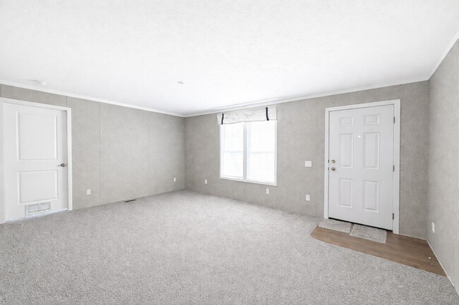 52167 Williamsburg Ln in New Baltimore, MI - Building Photo - Building Photo