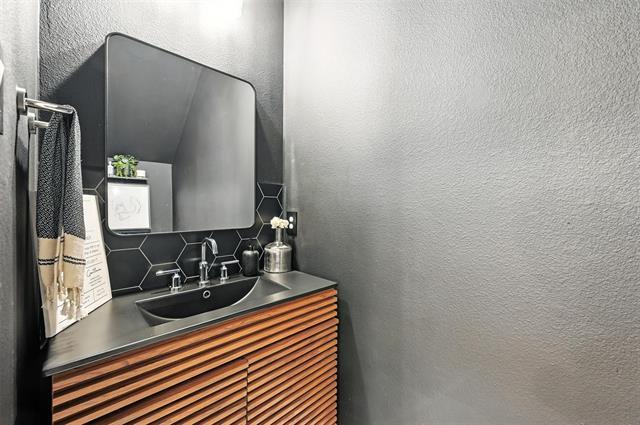 7513 Laburnam Rd in Dallas, TX - Building Photo - Building Photo