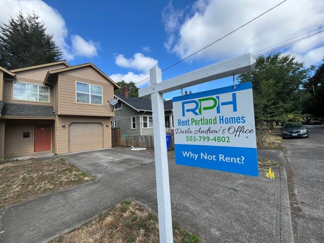 109 SE 84th Ave in Portland, OR - Building Photo - Building Photo