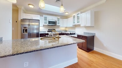 286 Main St, Unit 209 in Woburn, MA - Building Photo - Building Photo