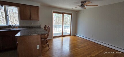 15 Bonnie Ln in Derry, NH - Foto de edificio - Building Photo