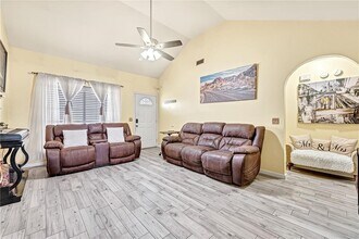 122 S Bailey St in Lowell, AR - Building Photo - Building Photo