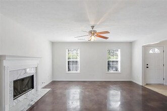 1163 Ozora Farms Ct in Loganville, GA - Building Photo - Building Photo