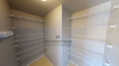 1243 SE Newgate Dr in College Place, WA - Building Photo - Building Photo