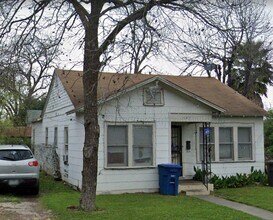 943 Essex St in San Antonio, TX - Building Photo - Building Photo