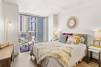 5 S Green St in Chicago, IL - Building Photo - Building Photo