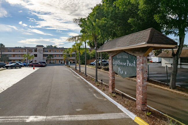 Lighthouse Point Plaza in Lighthouse Point, FL - Building Photo - Building Photo