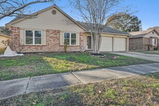 20331 Pinefield Ln in Humble, TX - Building Photo