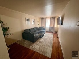 METCALF AVENUE, BRONX, Unit 3 in Bronx, NY - Building Photo