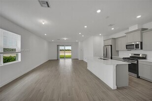 19457 Whispering Creek Rd in Loxahatchee, FL - Building Photo