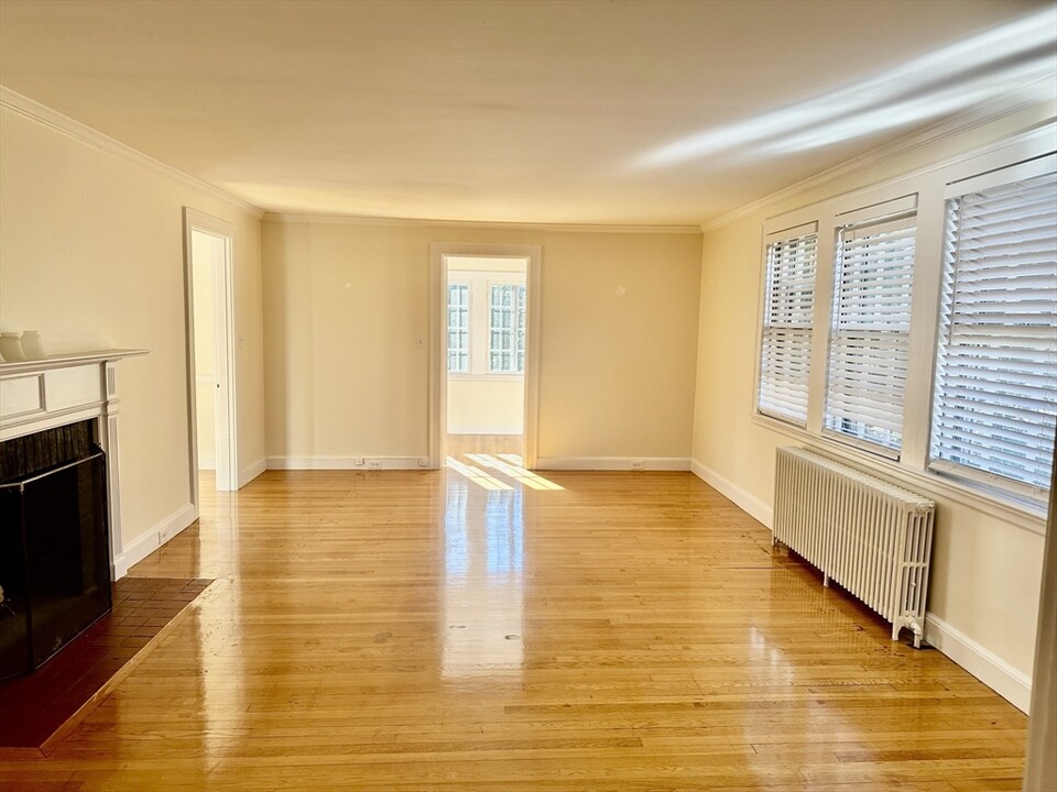 19 Cloelia Ter, Unit #1 in Newton, MA - Building Photo