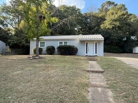 3521 Dundale Rd in Montgomery, AL - Building Photo