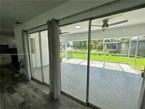 1400 N Park Rd in Hollywood, FL - Foto de edificio - Building Photo