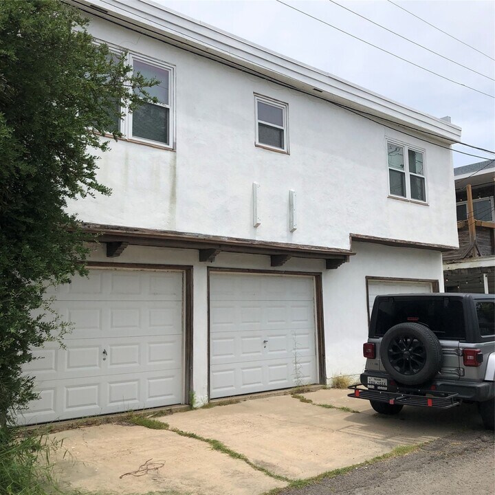 123 The Strand in Galveston, TX - Building Photo