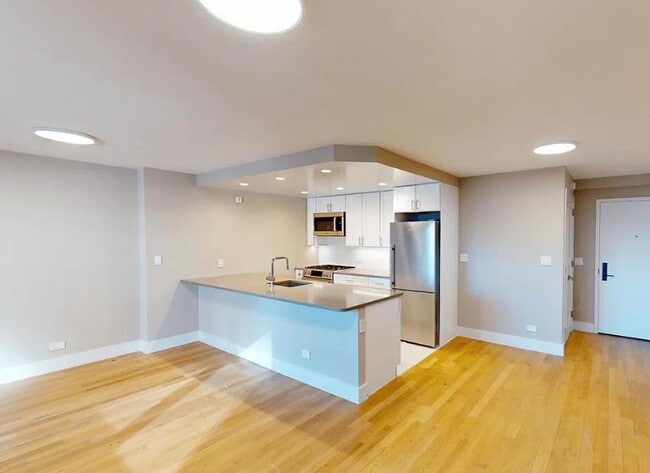 80 N Moore St in New York, NY - Building Photo - Building Photo