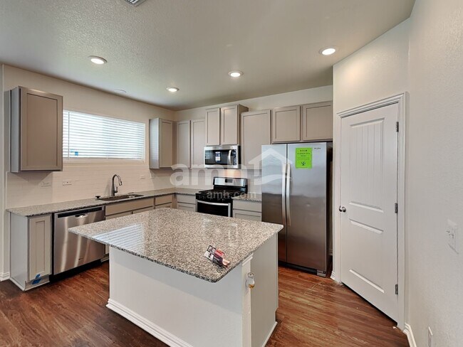 2733 Wolfcreek in Canyon Lake, TX - Building Photo - Building Photo