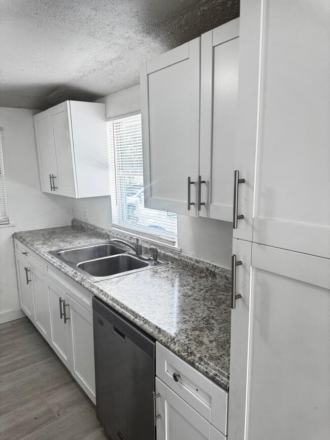 1310 Atlantic Ave in Fort Pierce, FL - Building Photo - Building Photo