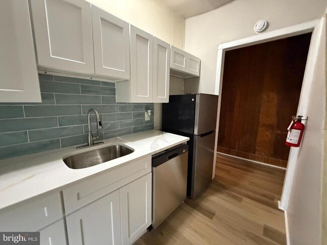 1 Breakneck Rd in Medford, NJ - Foto de edificio - Building Photo