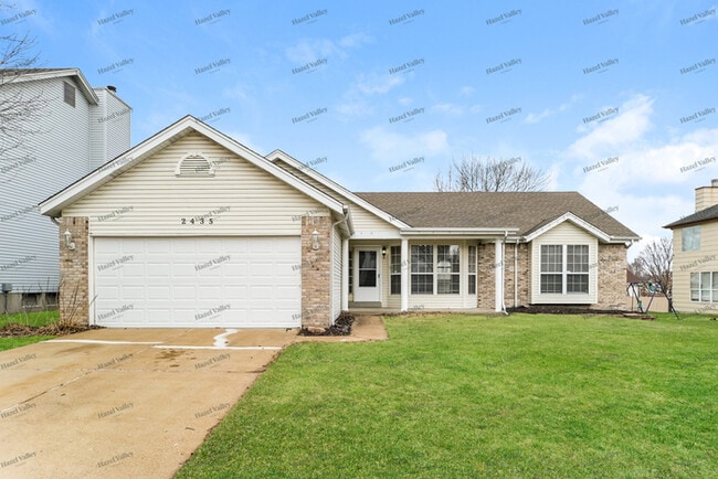 2435 Bluejay Way Ct in Florissant, MO - Building Photo - Building Photo
