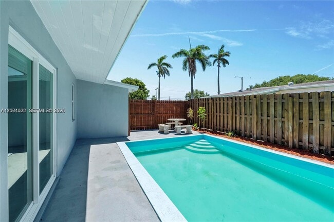 5621 SW 38th Ct in Davie, FL - Building Photo - Building Photo